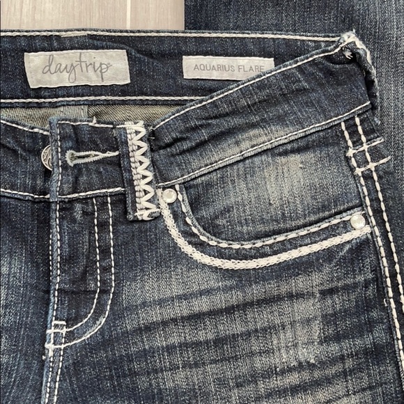 Buckle Daytrip Jeans - Picture 4 of 6